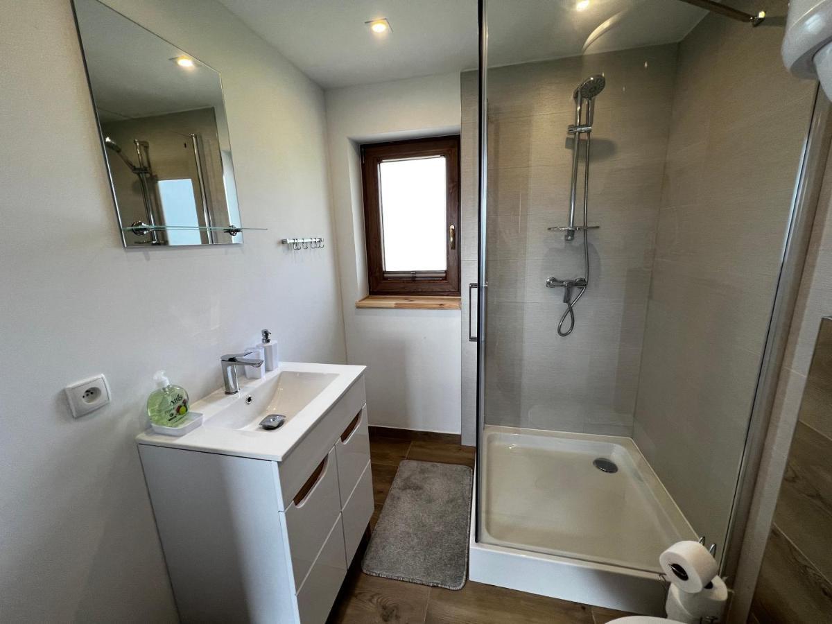 Styry Pory Roku Apartment *